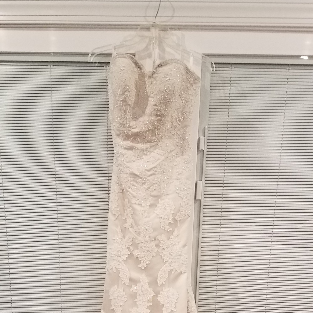 Wedding gown